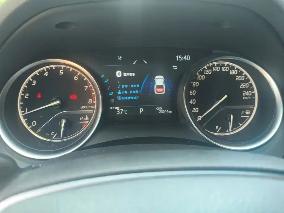 Toyota Camry — миниатюра 14