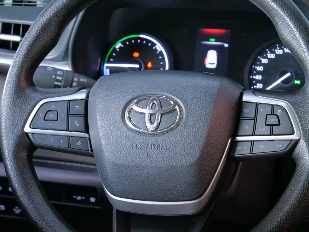 Toyota Granvia — миниатюра 15