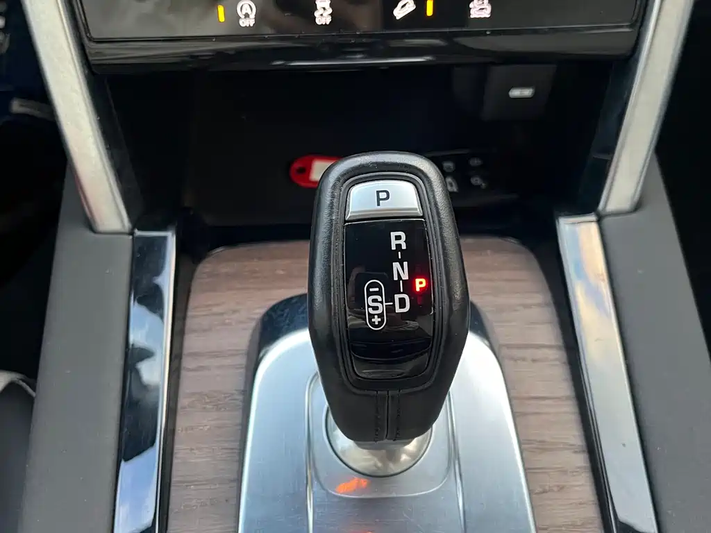 LAND ROVER DISCOVER SPORTS