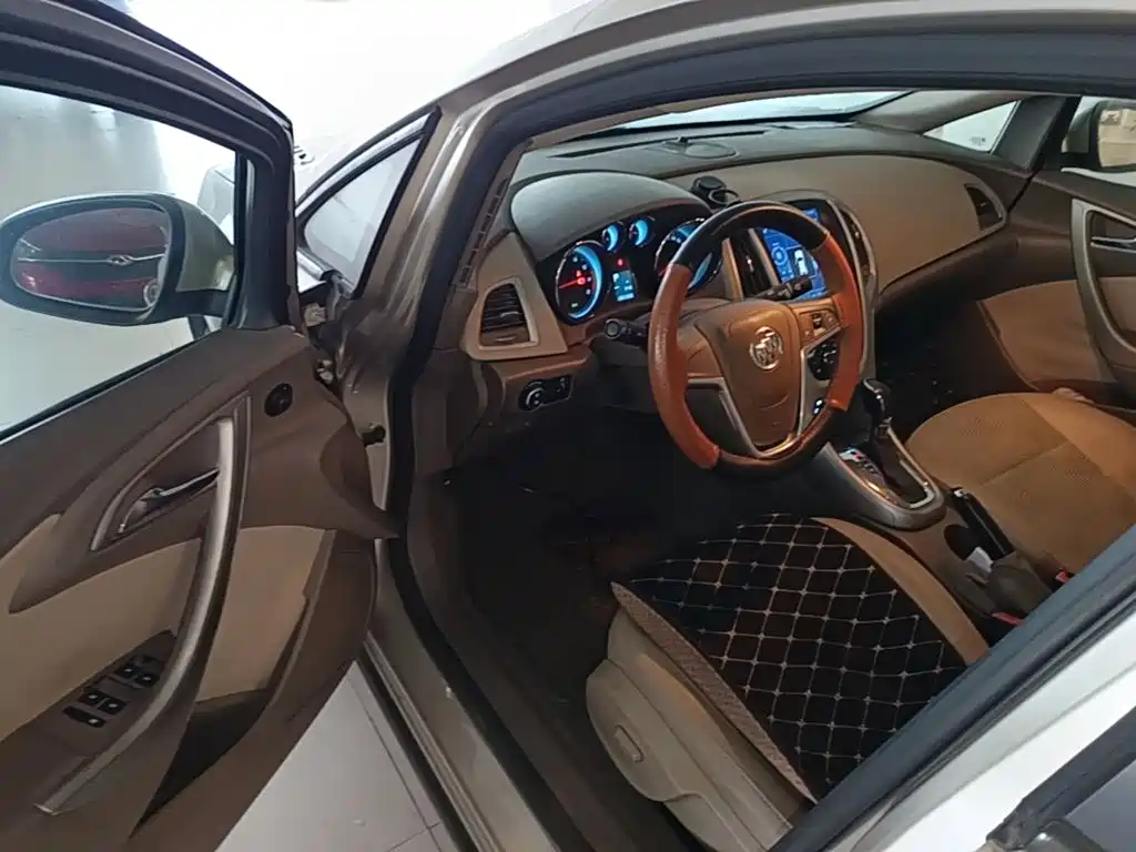 Buick Excelle — миниатюра 16