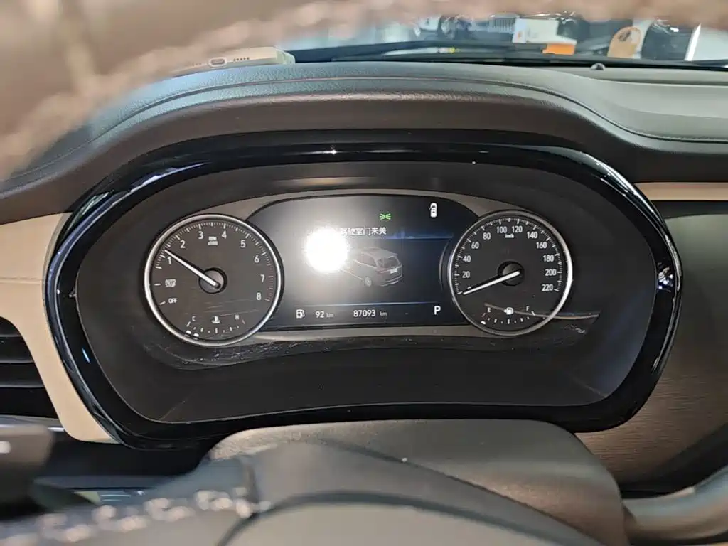 Buick GL8 — миниатюра 12