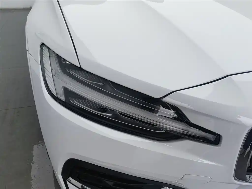 Volvo S60 2023 B4 Luxury
