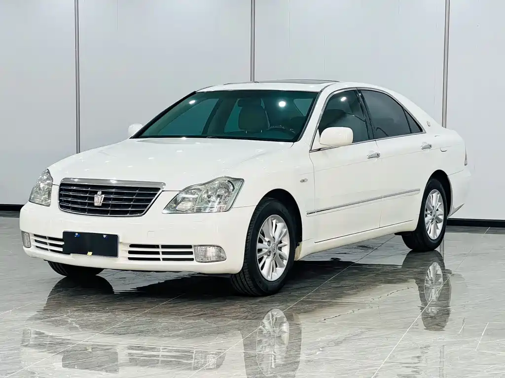 Купить Toyota Crown