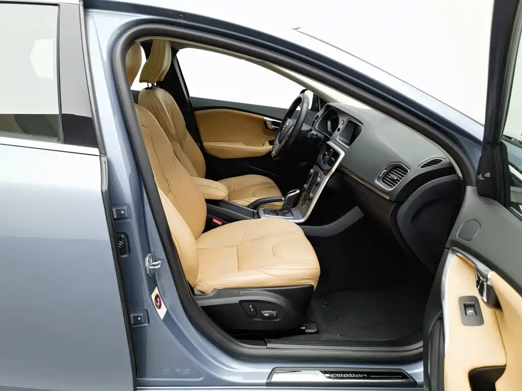 Volvo V40 — миниатюра 23