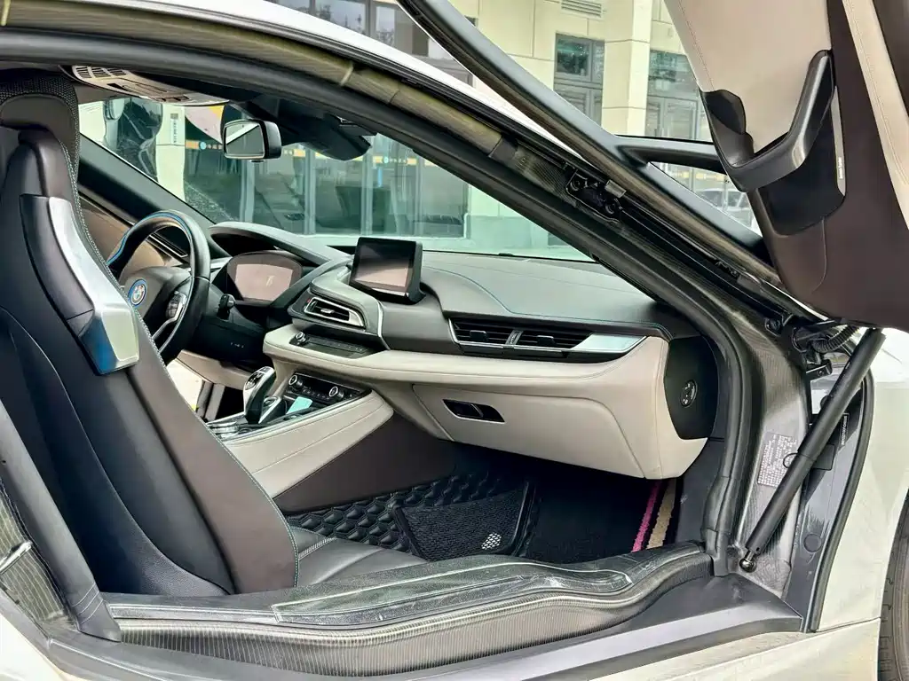 BMW i8 — миниатюра 5