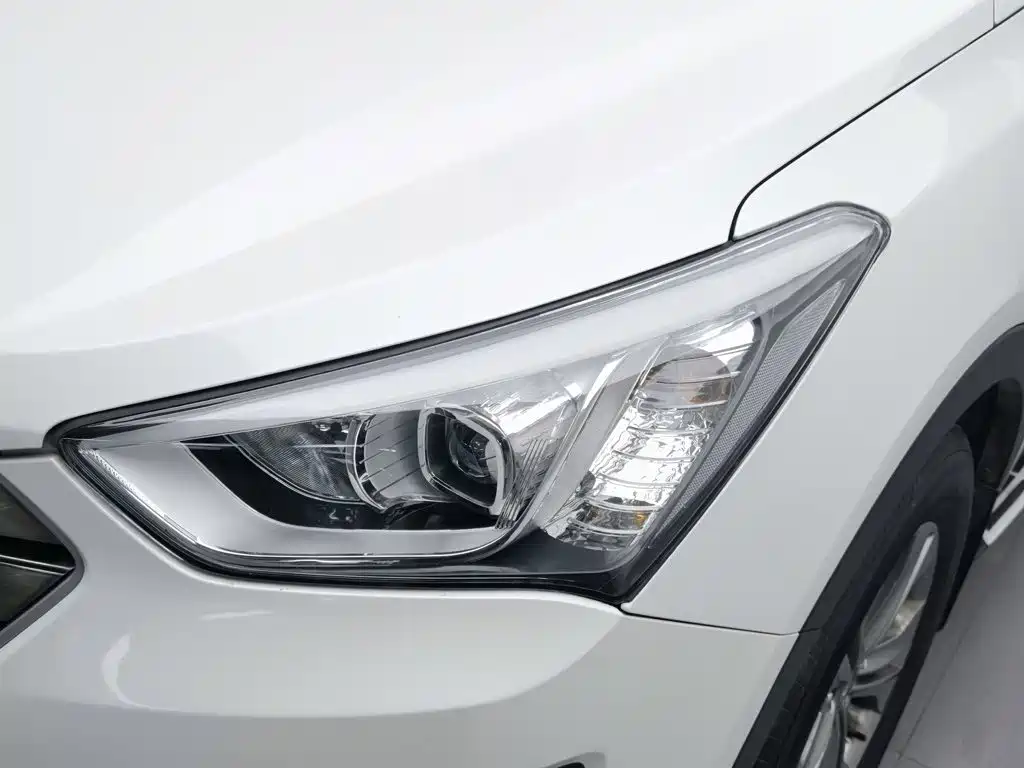 Hyundai Santa Fe — миниатюра 7