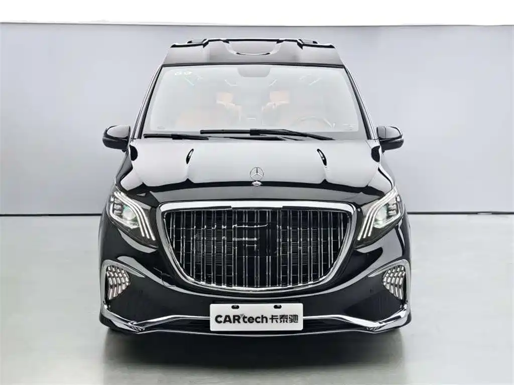 Mercedes-Benz Vito 2023 2.0T 7 мест