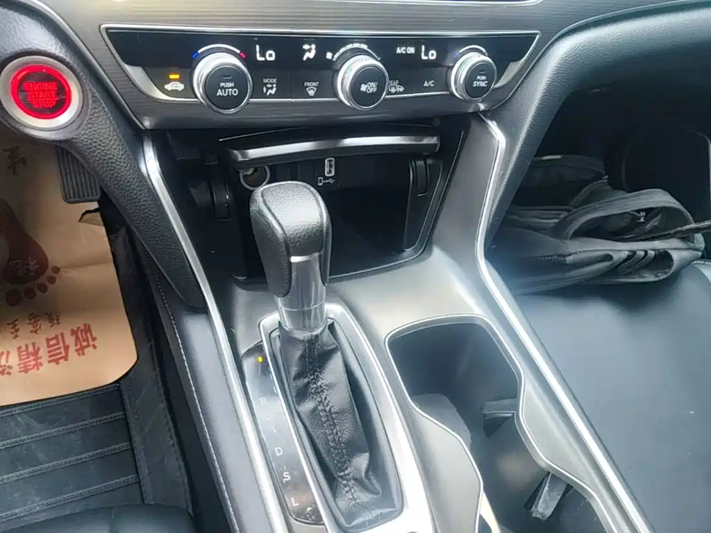 Honda Accord — миниатюра 14