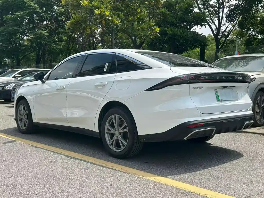 Geely Galaxy Galaxy L6 L6 2025 EM-i 140km