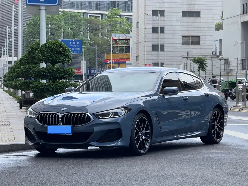 Купить BMW 8 Series