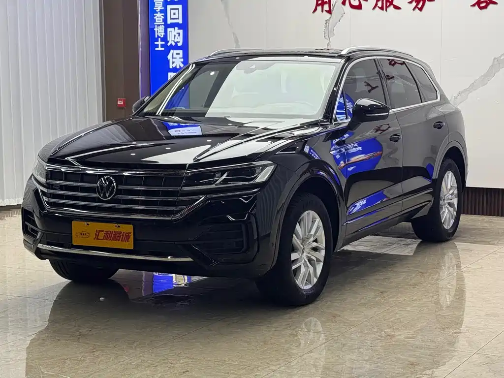 VOLKSWAGEN TOUAREG