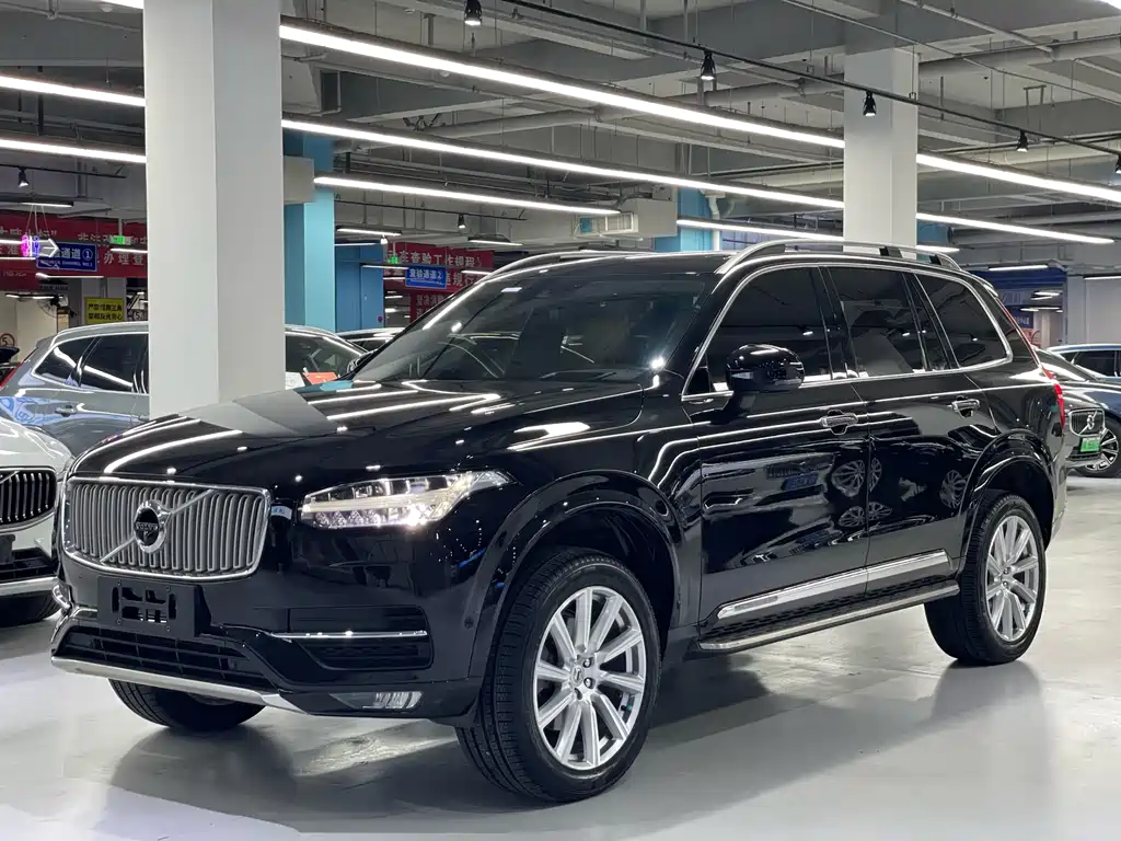 Volvo XC90 2018 T6 7 мест