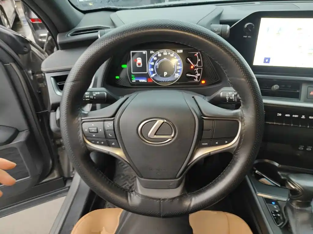 Lexus UX — миниатюра 11