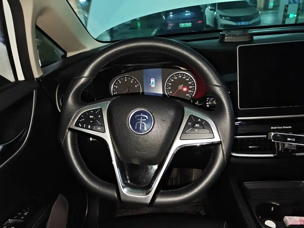 BYD MAX — миниатюра 3