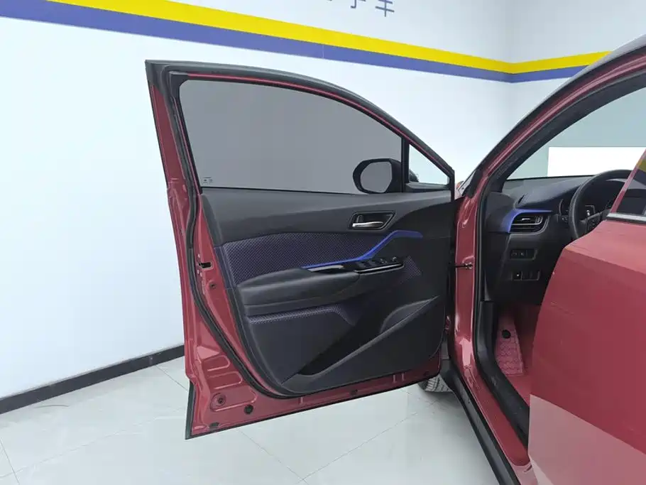Toyota C-HR — миниатюра 7