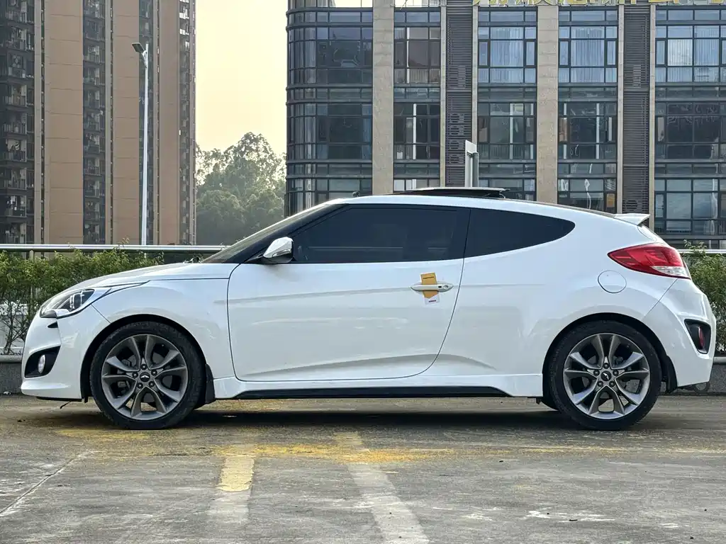 Hyundai Veloster — миниатюра 2