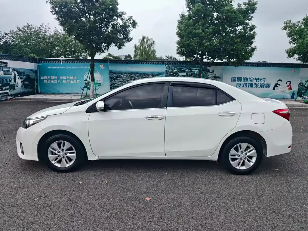 Toyota Corolla — миниатюра 13