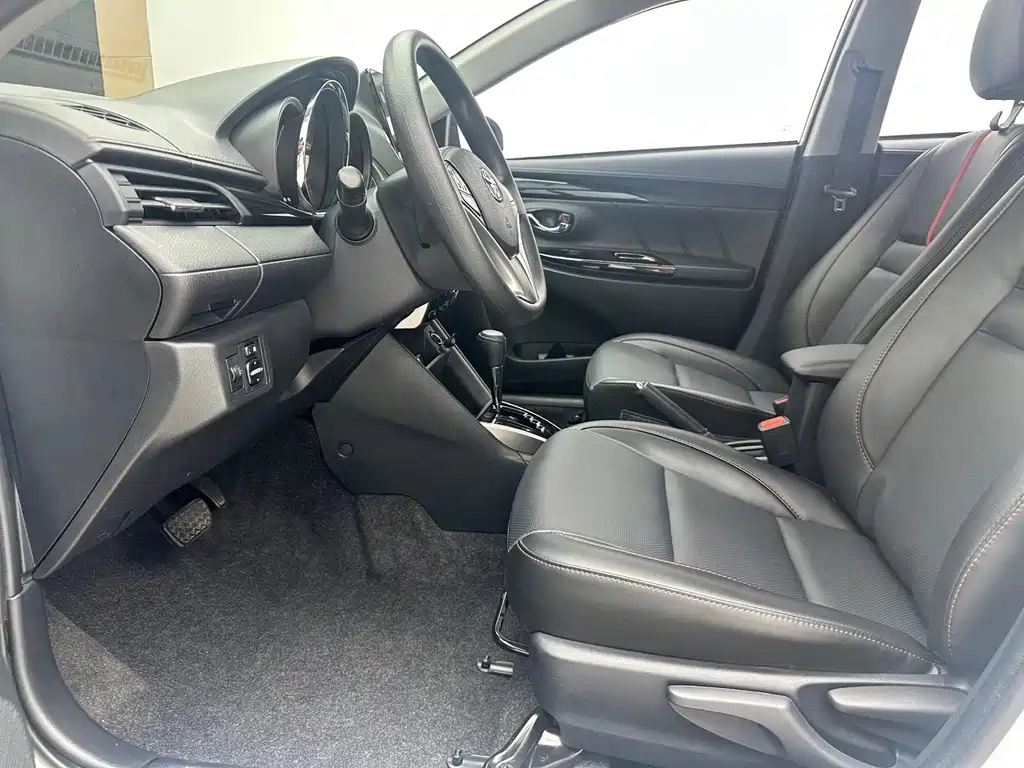 Toyota Yaris L — миниатюра 14