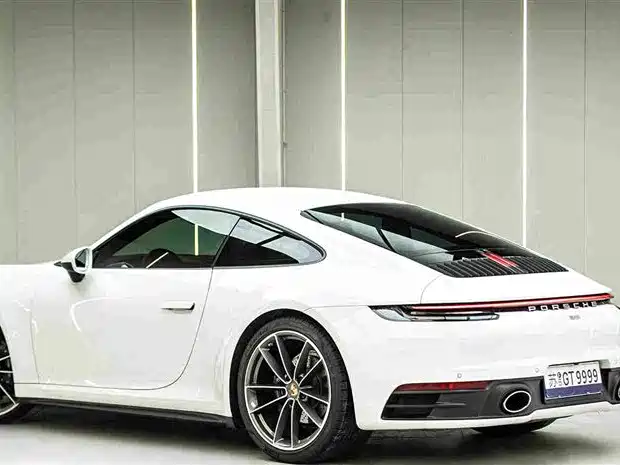 Porsche 911 2022 — фото 5
