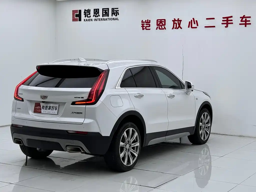 Cadillac XT4 2021 28T