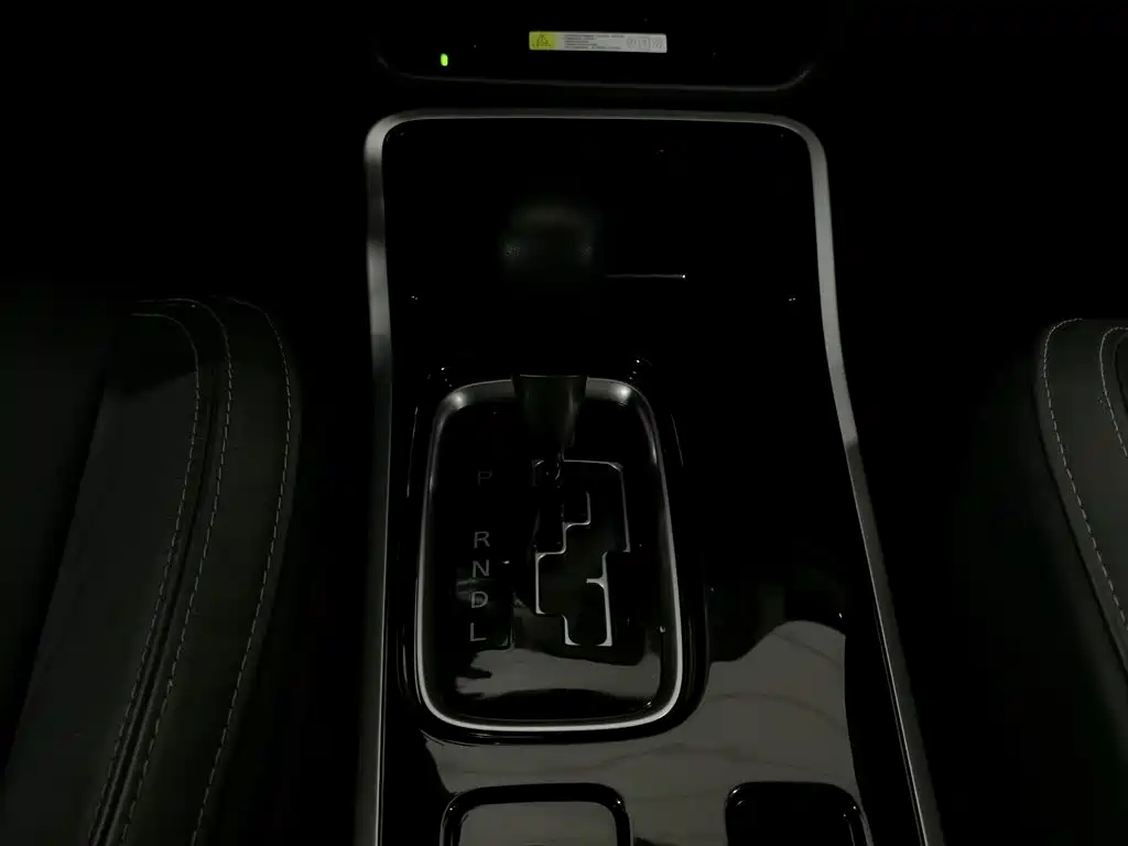 Mitsubishi Outlander — миниатюра 13