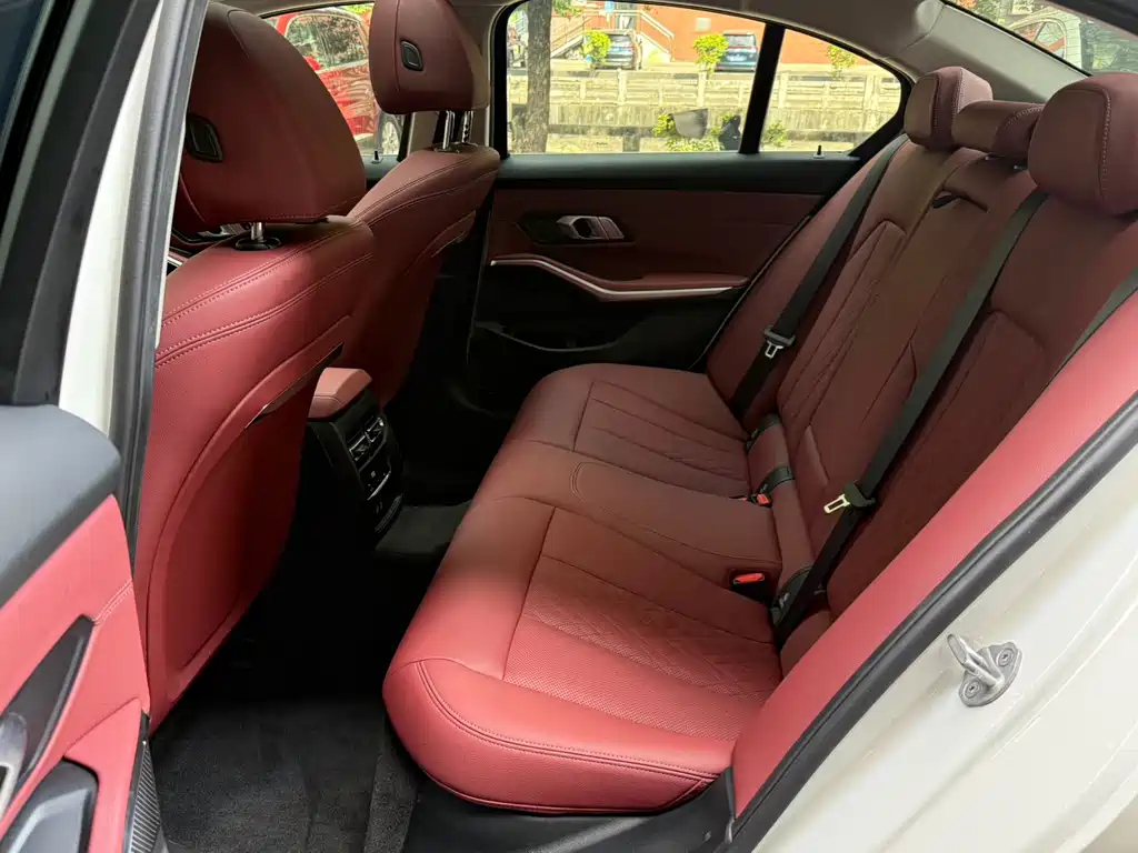 BMW 3 Series — миниатюра 12