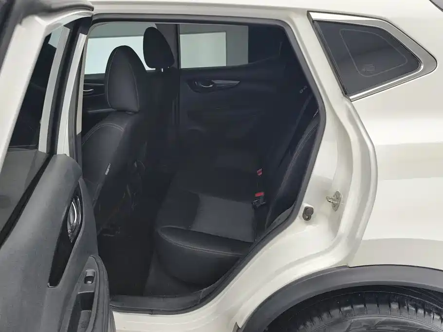 Nissan Qashqai — миниатюра 11