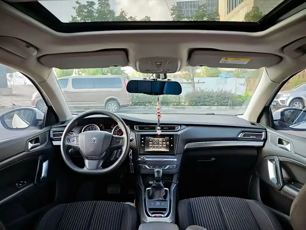Peugeot 408 — миниатюра 4