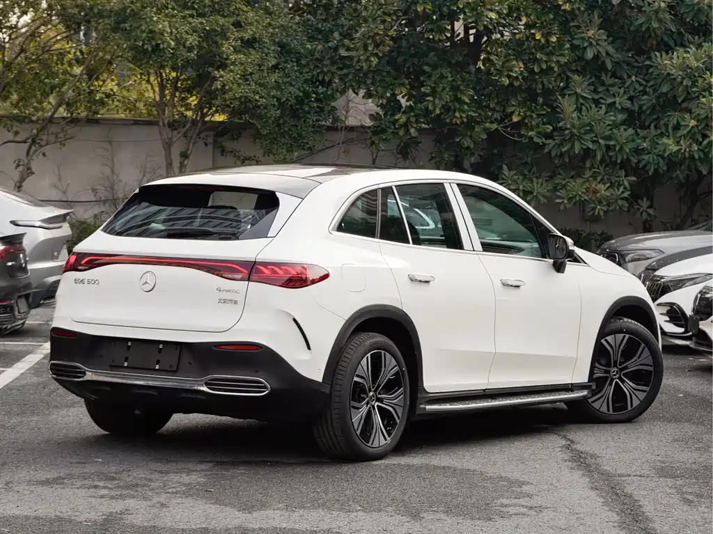 MERCEDES-BENZ EQE SUV