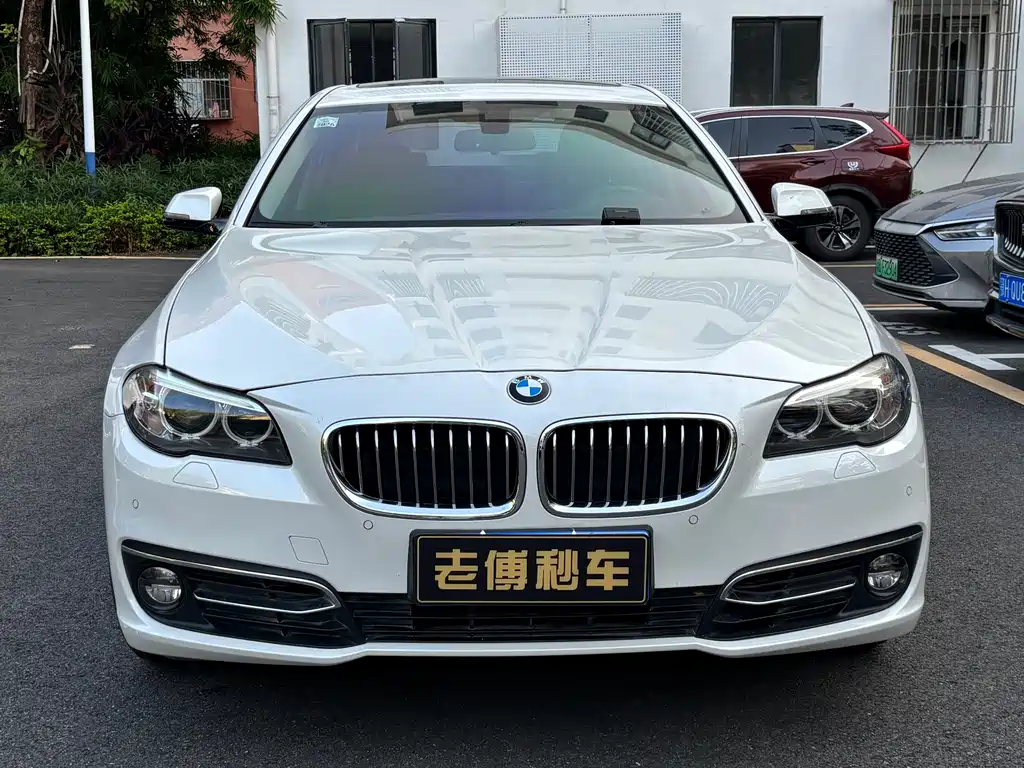 BMW 5 Series — миниатюра 2