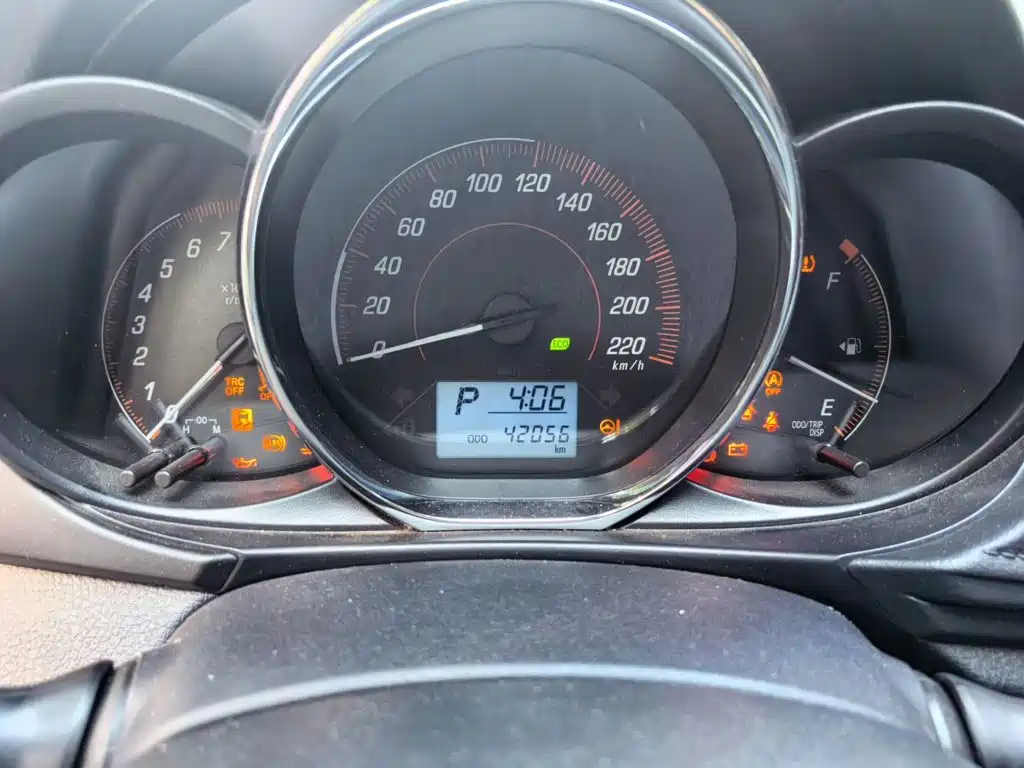 Toyota Yaris L — миниатюра 7