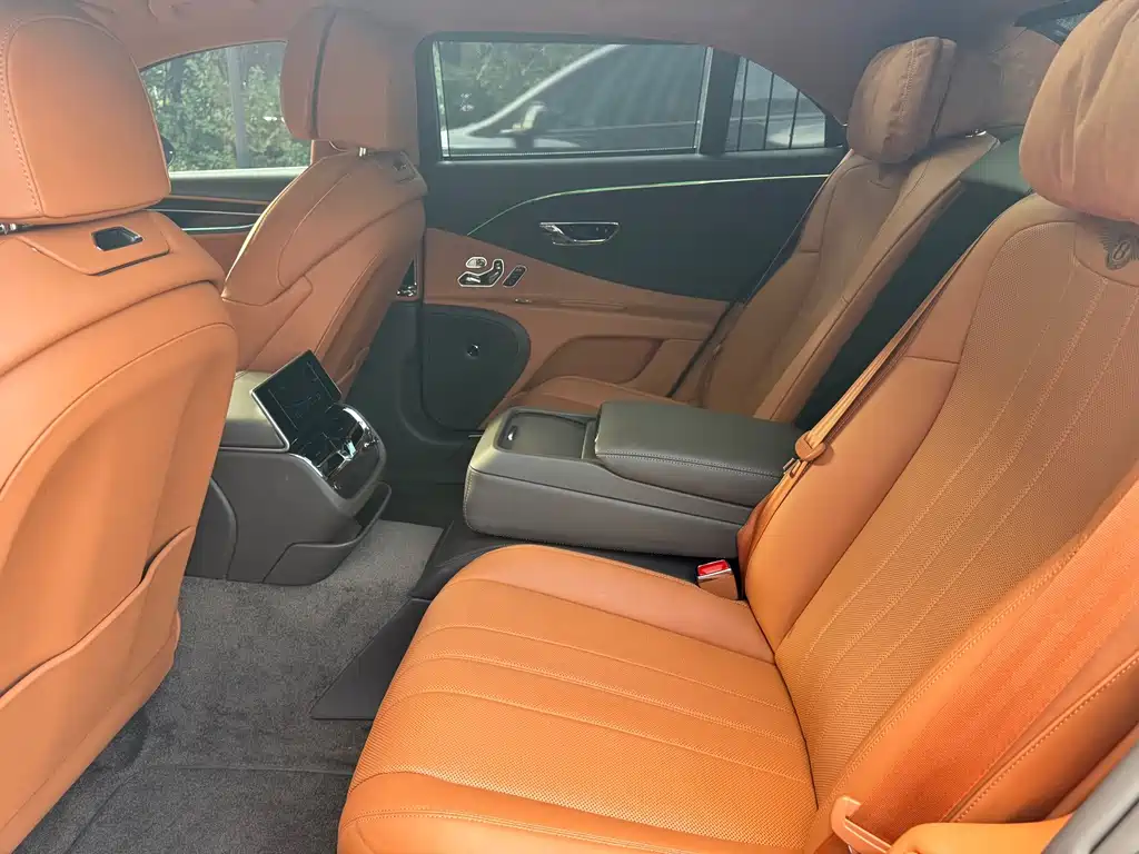 Bentley Flying Spur — миниатюра 8
