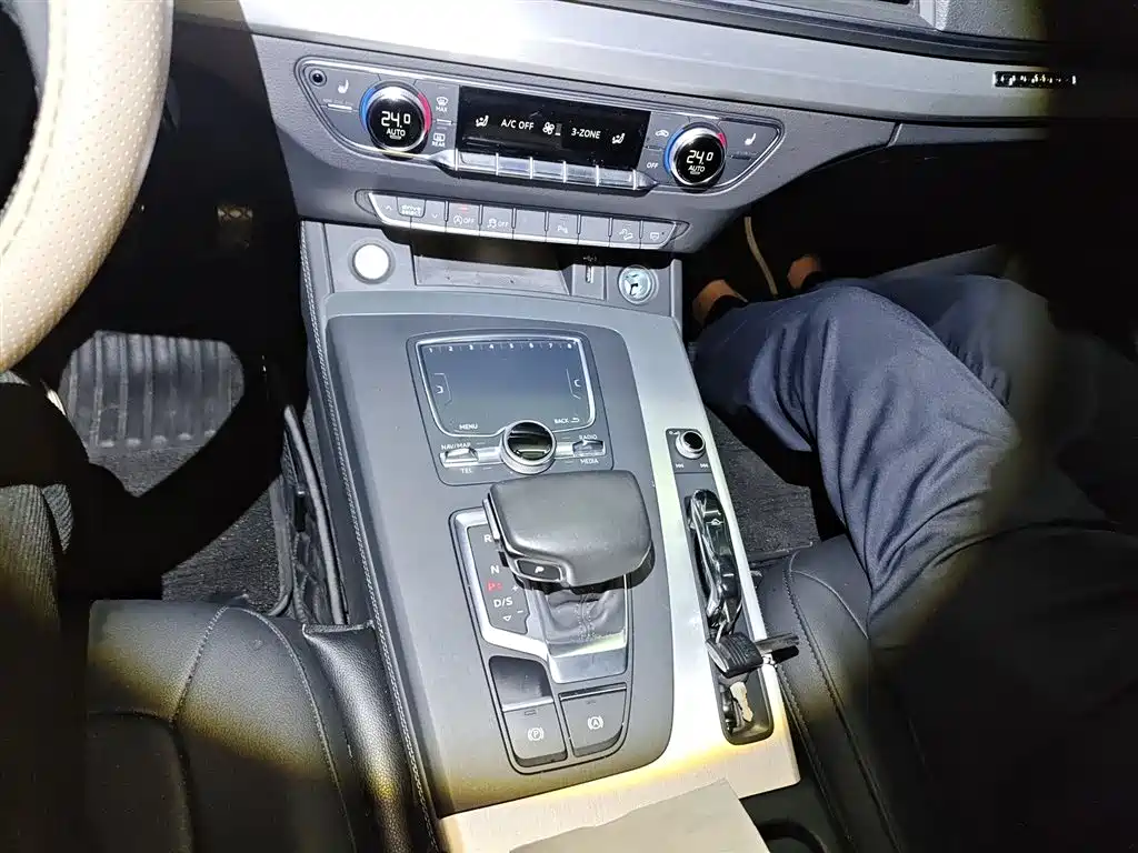 Audi Q5L 2020 40 TFSI Fashion
