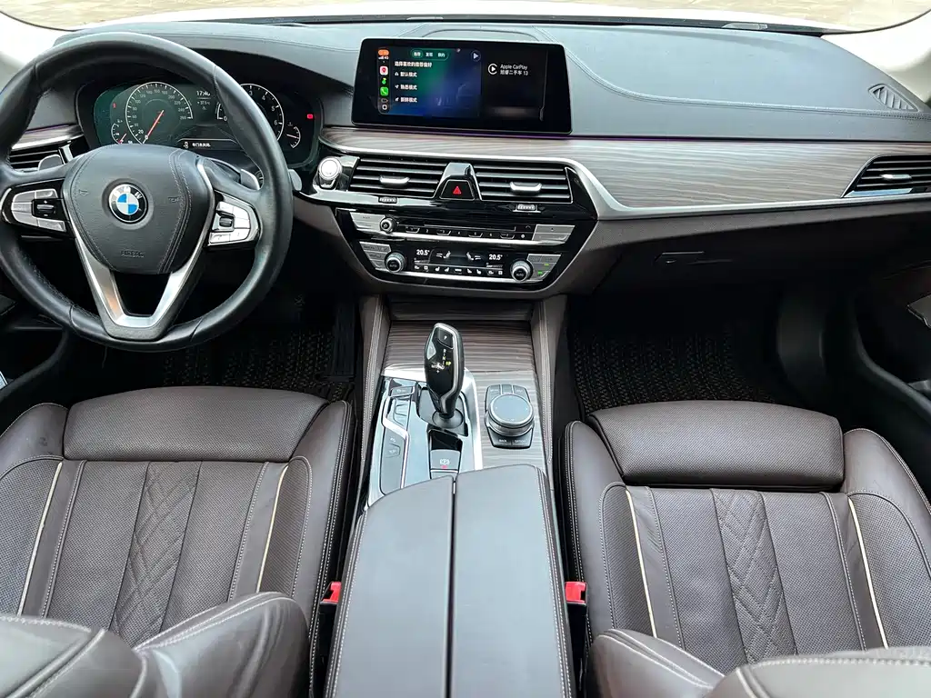 BMW 5 Series — миниатюра 7