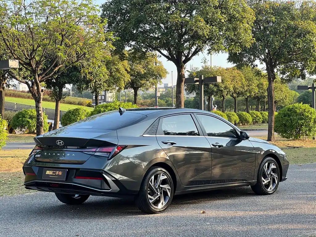 Hyundai Elantra — миниатюра 5