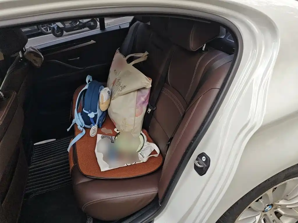 BMW 5 Series — миниатюра 13