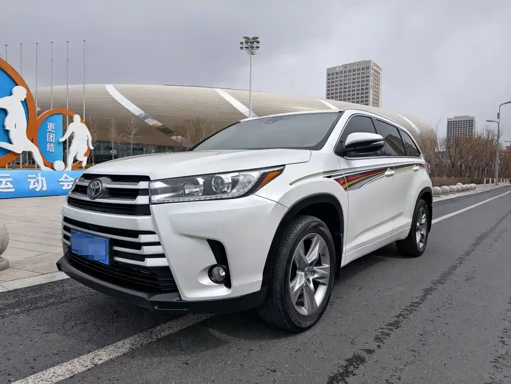 TOYOTA HIGHLANDER
