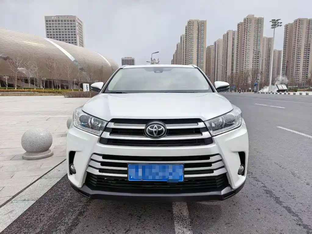 TOYOTA HIGHLANDER