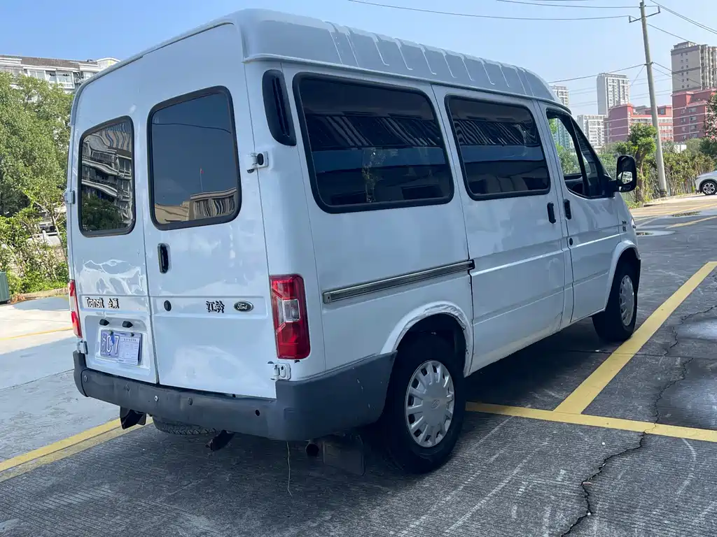Ford Transit Classic — миниатюра 7