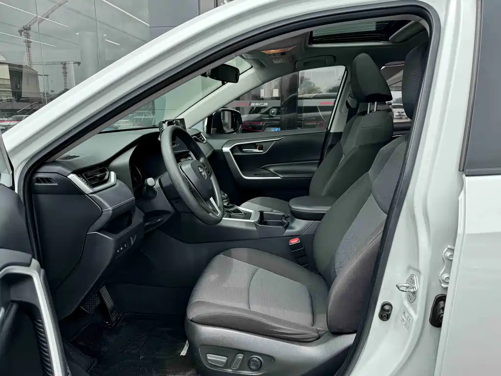 Toyota RAV4 2021 2.0L CVT