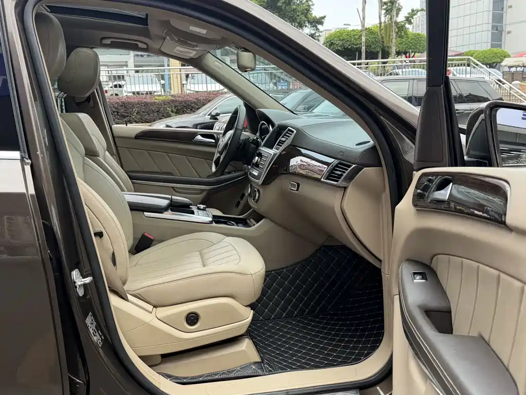 Mercedes-Benz GL-Class — миниатюра 9