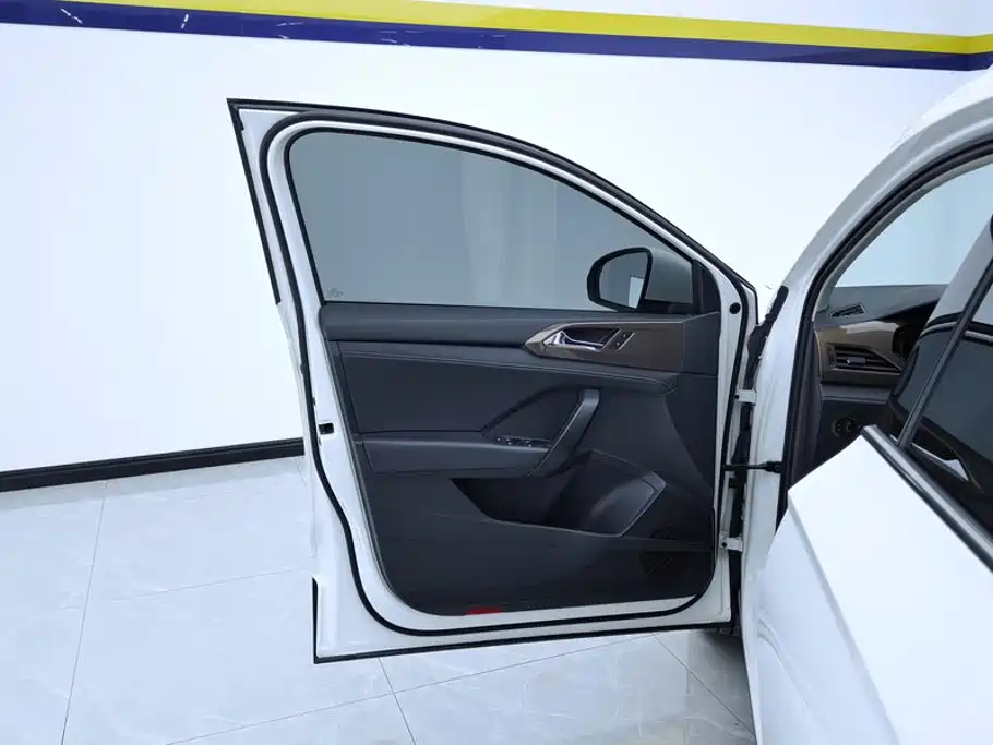Volkswagen Tharu — миниатюра 7