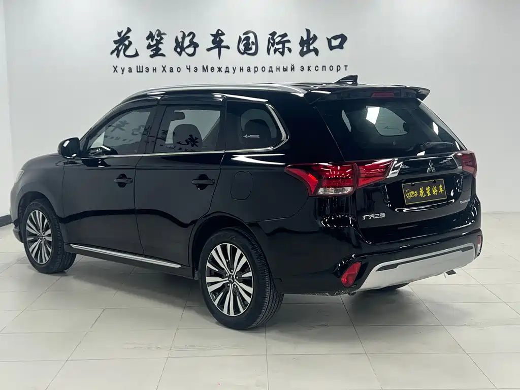 MITSUBISHI OUTLANDER