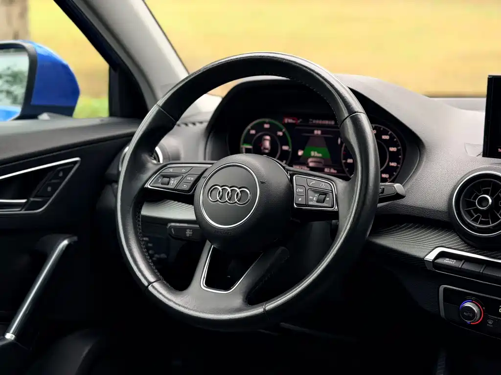 Audi Q2L e-tron — миниатюра 14