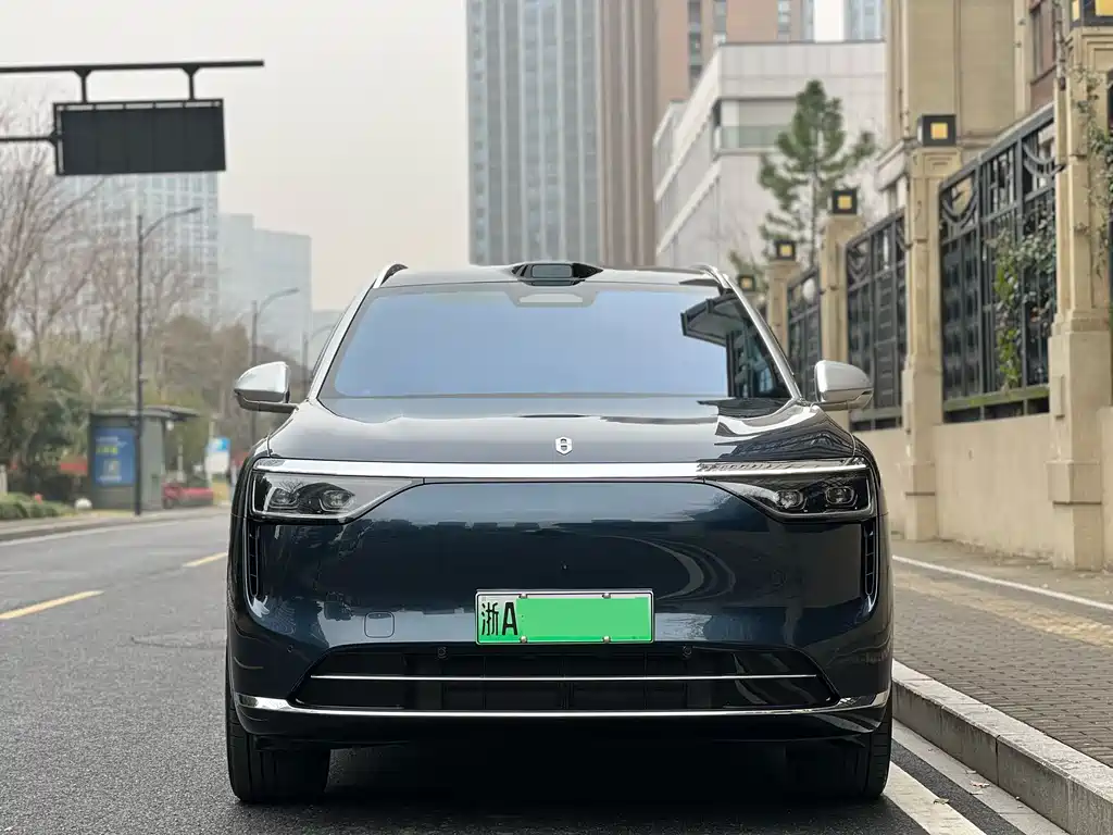 AITO ASK THE WORLD M8