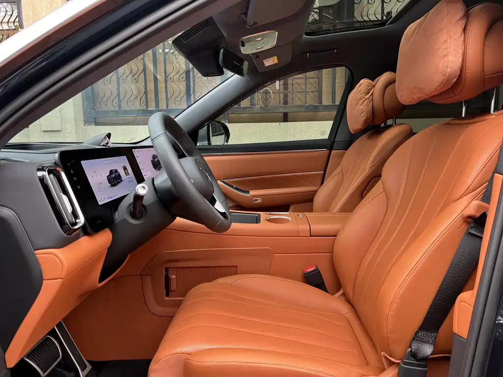 AITO ASK THE WORLD M8