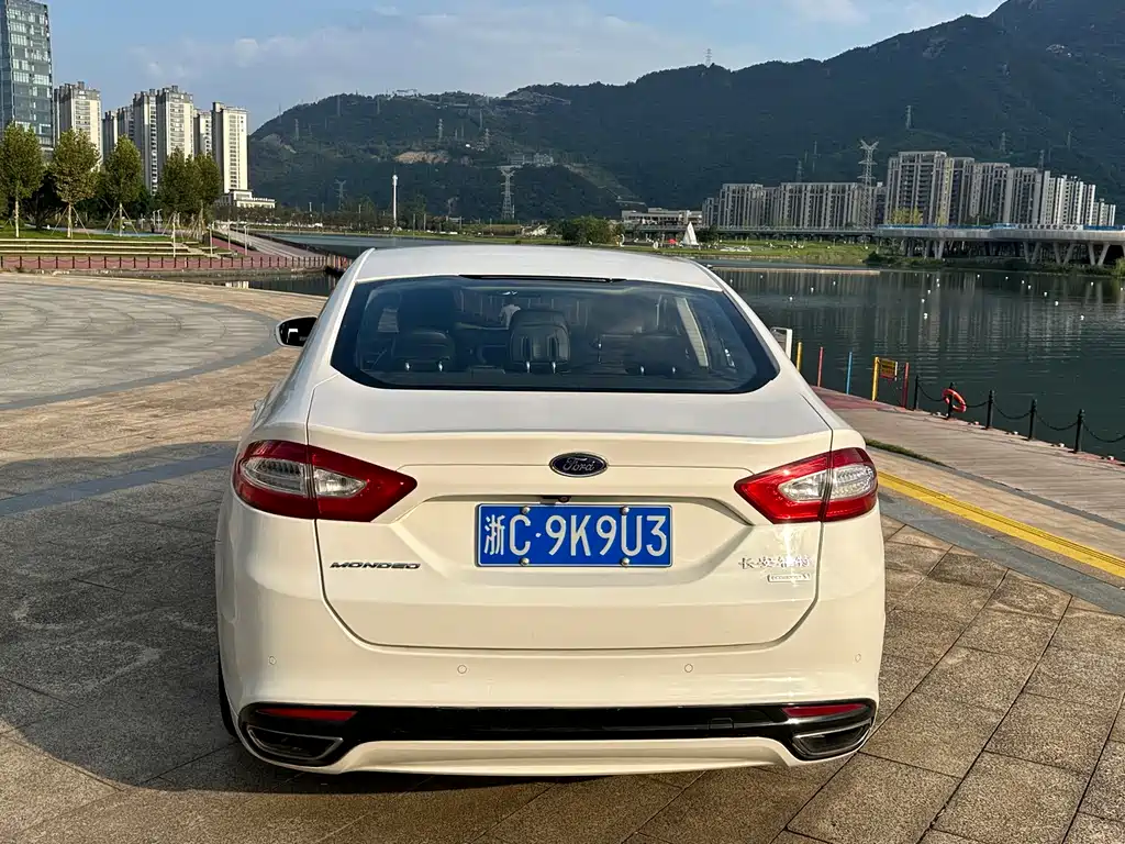 Ford Mondeo — миниатюра 5