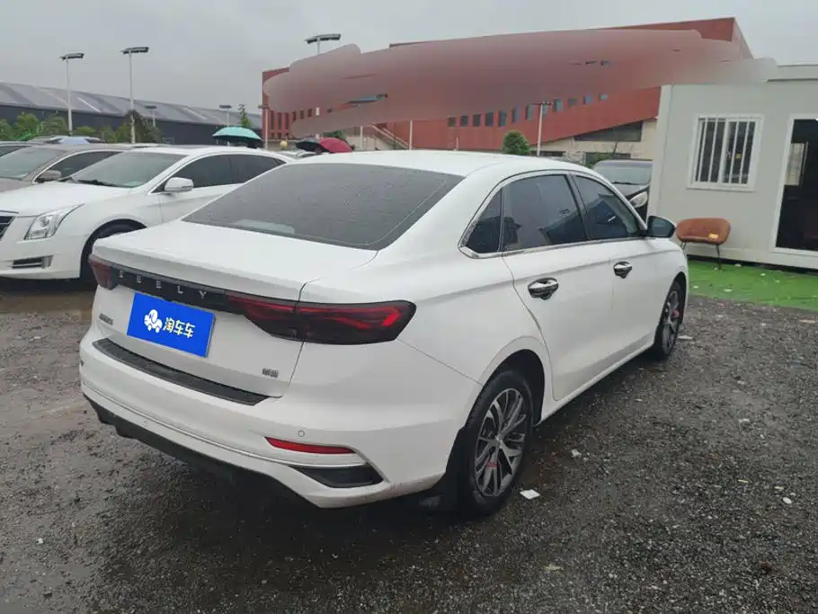 Geely Emgrand — миниатюра 3
