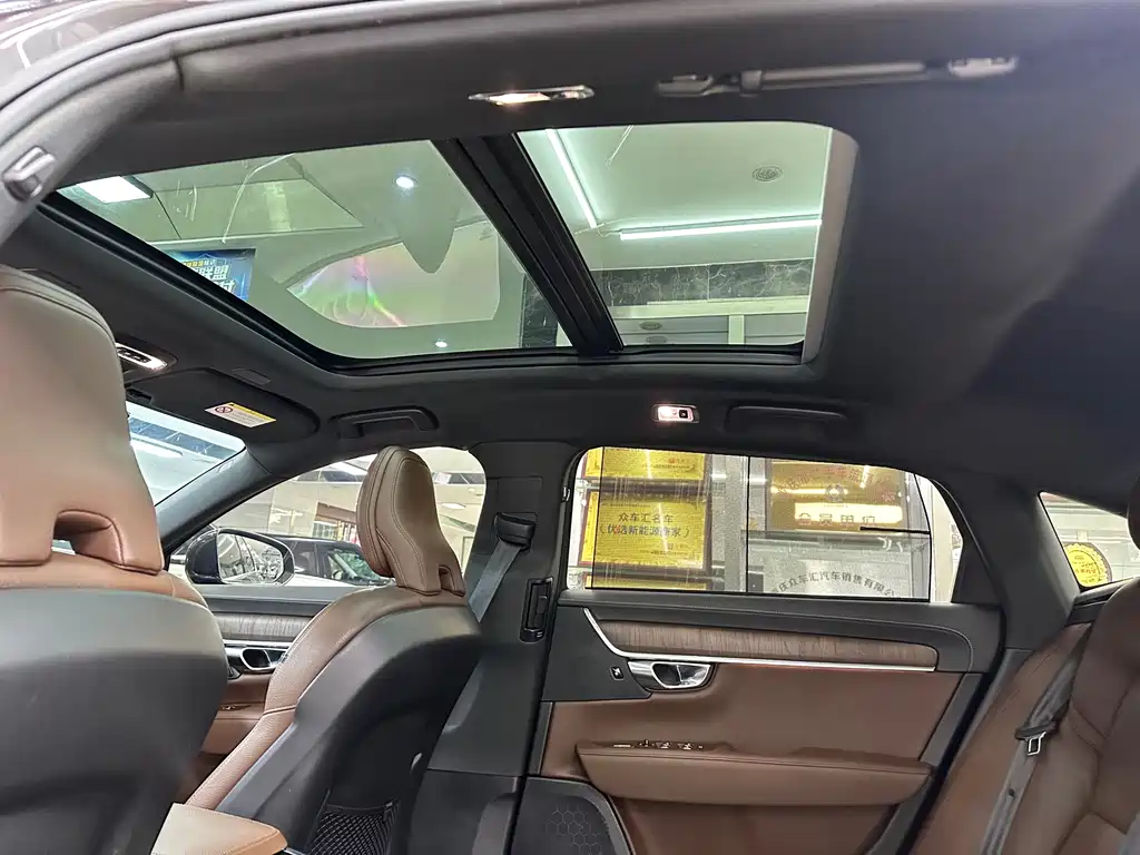 Volvo S90 — миниатюра 9