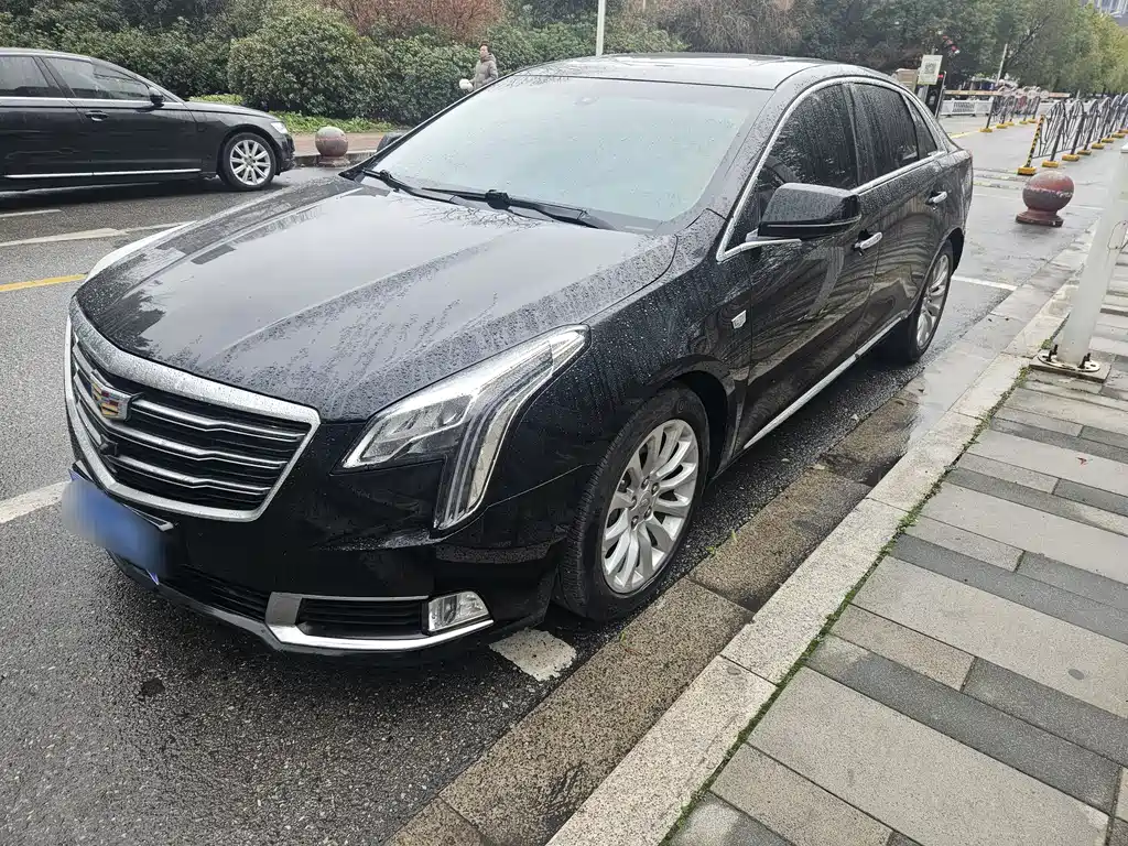 CADILLAC XTS